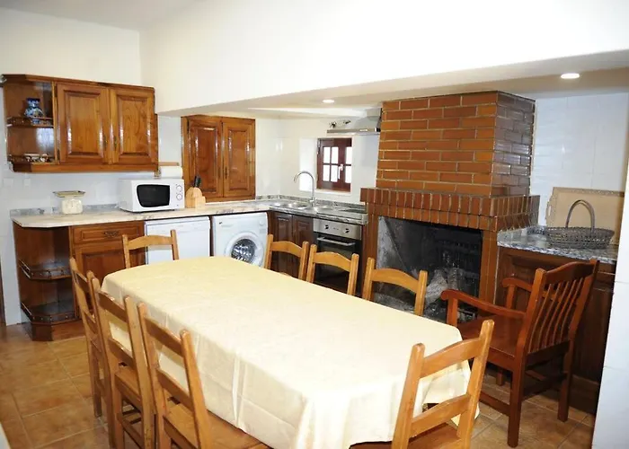 Refugio Dos 3 Passos * Lanhas